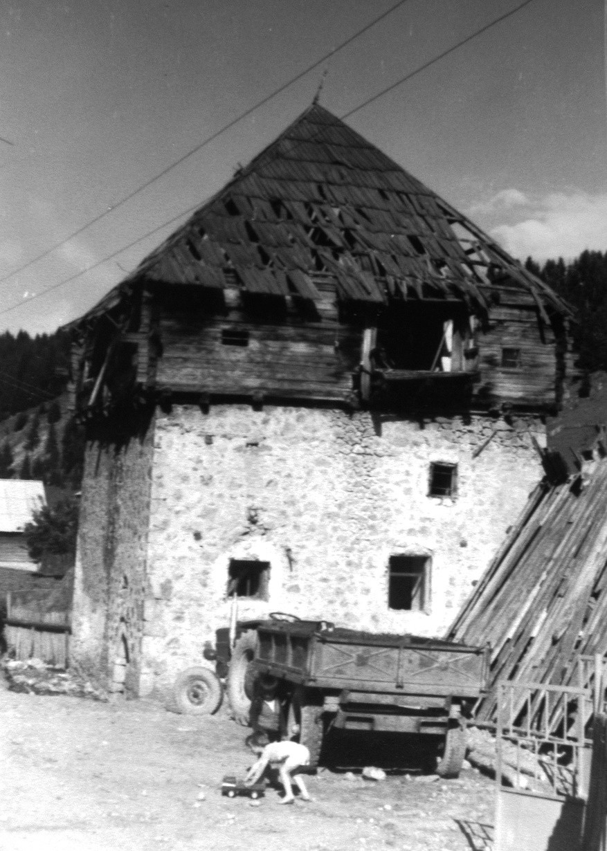 Stara fotografija Ganića kule u Rožajama